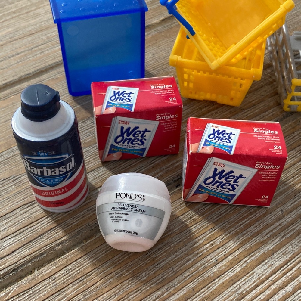 Mini brands bundle - Picture 2 of 15